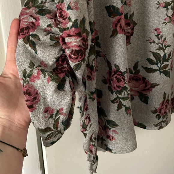 Floral Terra and Sky light sweater - Picture 3 of 5